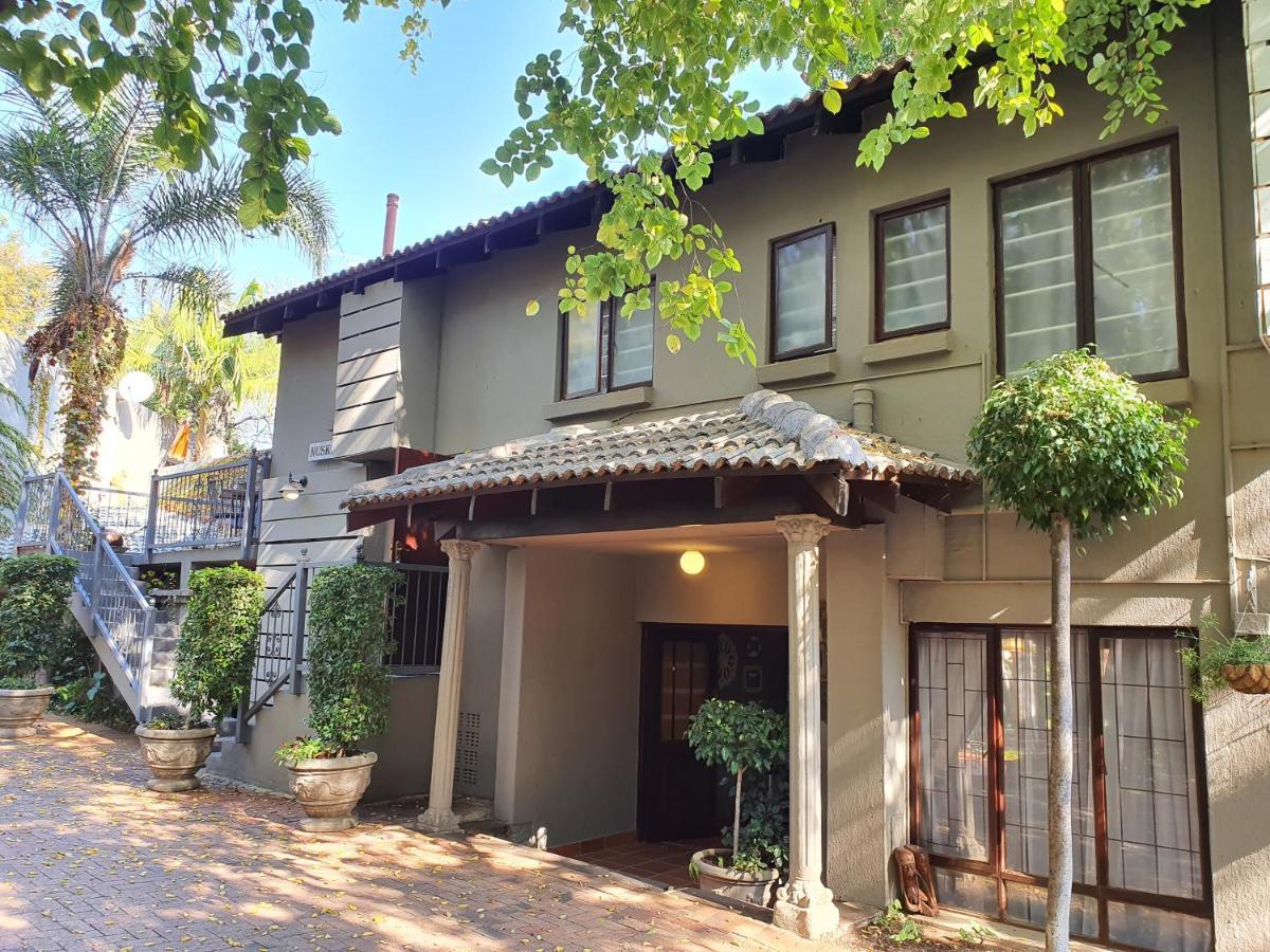 Waterhouse Guest Lodge - Indus Street Pretoria-Noord Exterior foto