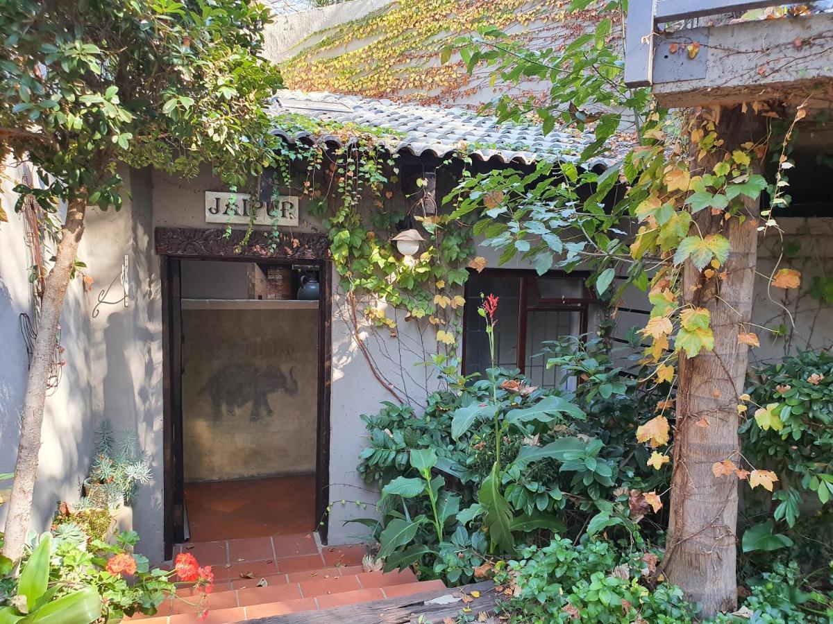 Waterhouse Guest Lodge - Indus Street Pretoria-Noord Exterior foto