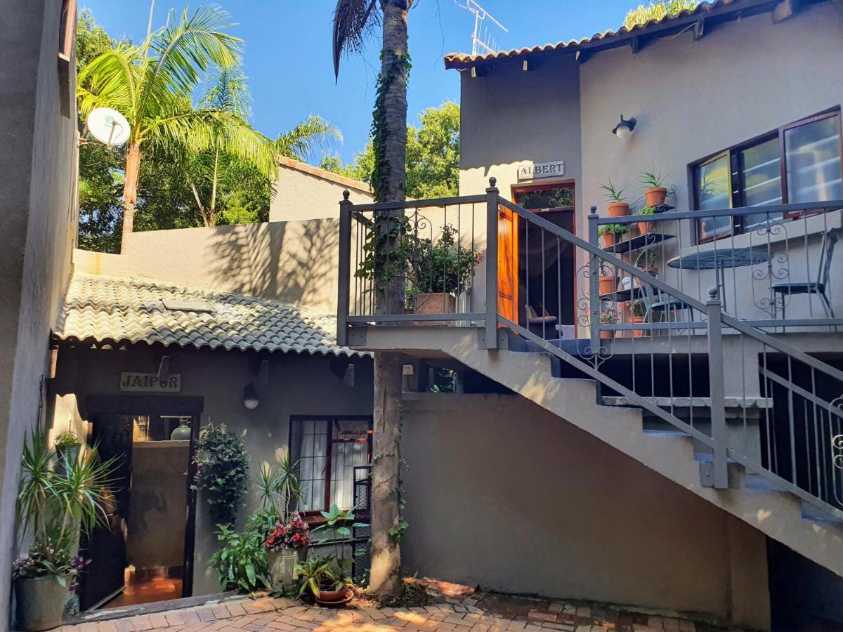 Waterhouse Guest Lodge - Indus Street Pretoria-Noord Exterior foto